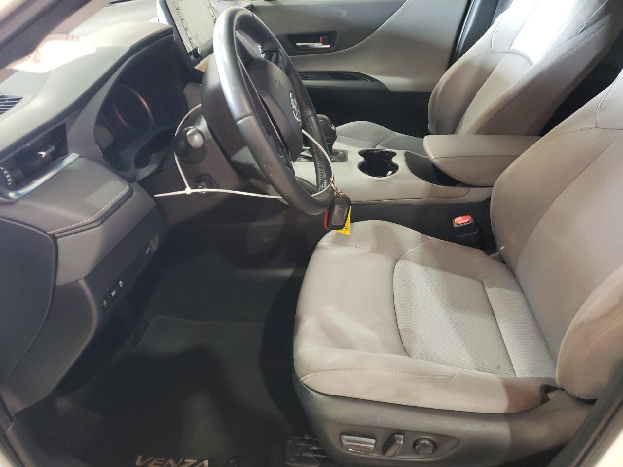 2021 Toyota Venza - Image 7