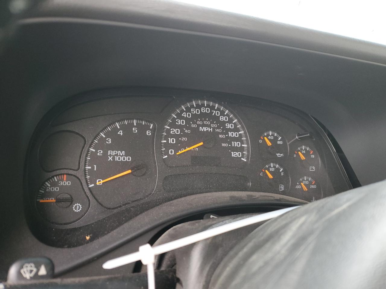 2005 Chevrolet Silverado - Image 9