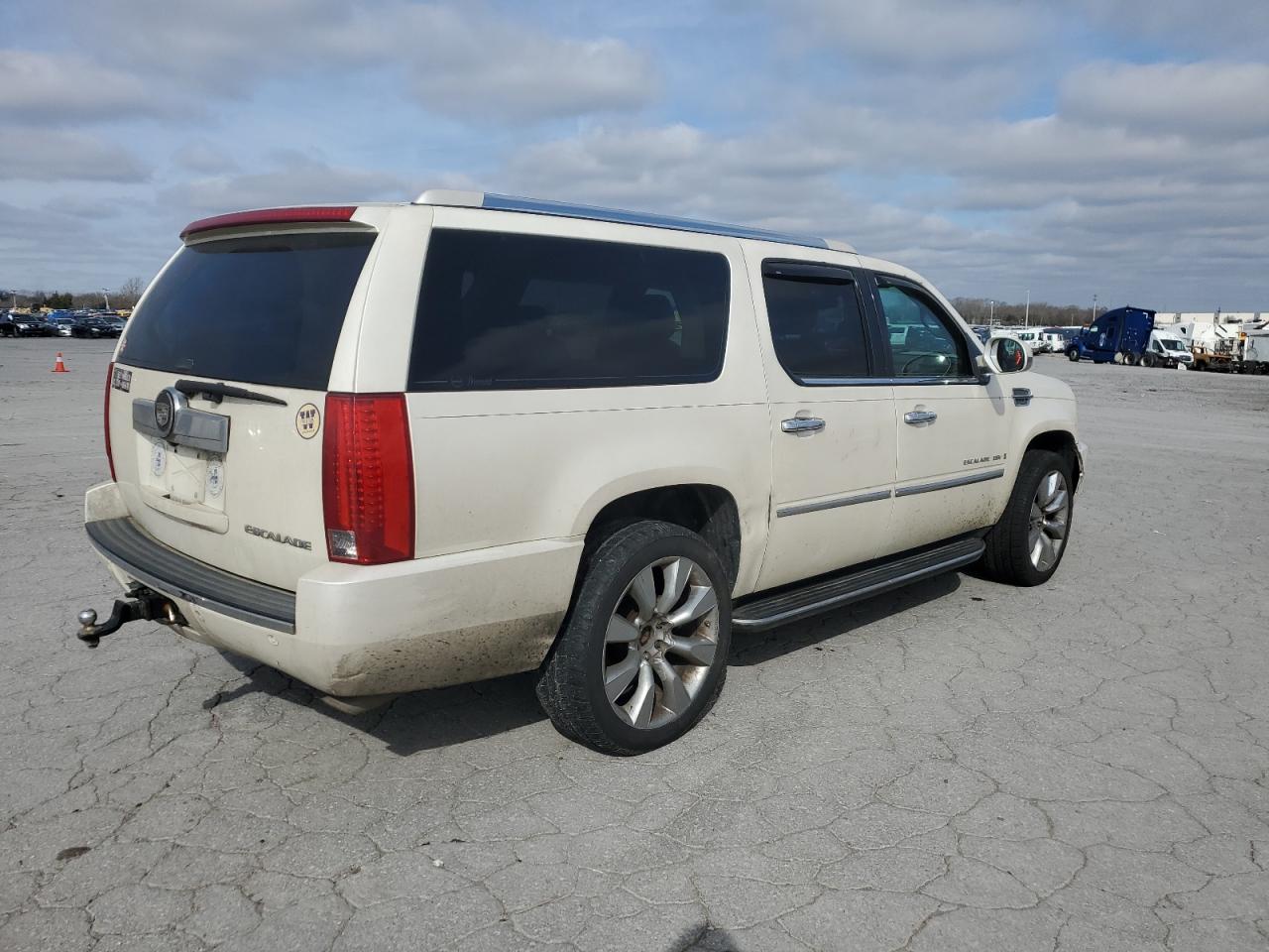 2008 Cadillac Escalade - Image 3