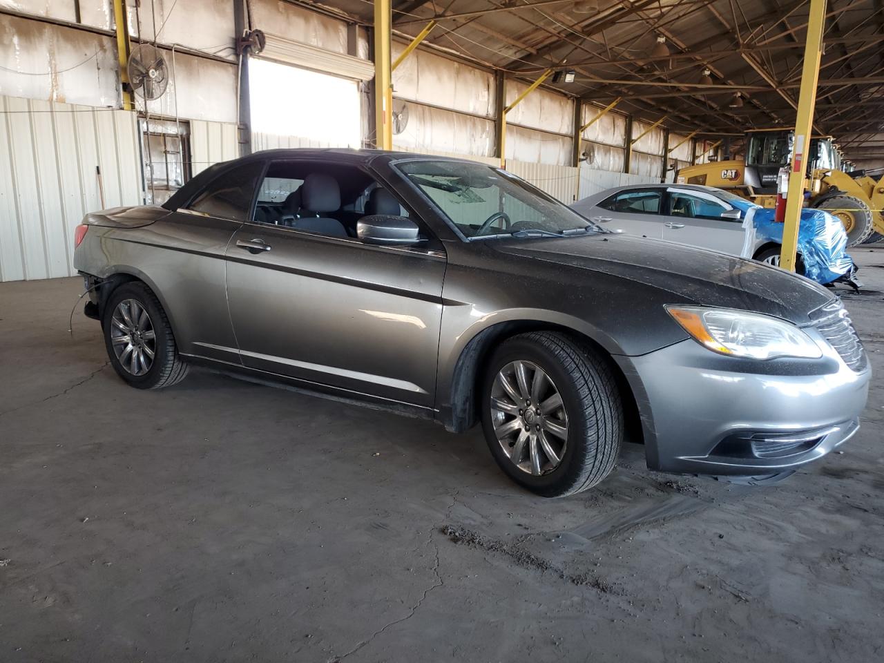 2013 Chrysler 200 - Image 4