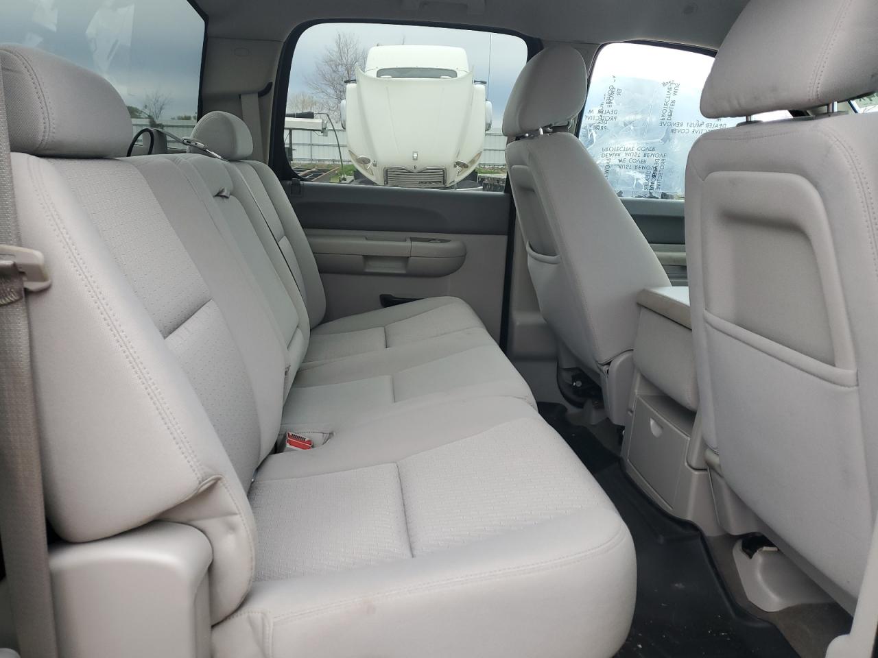2013 Chevrolet Silverado - Image 10