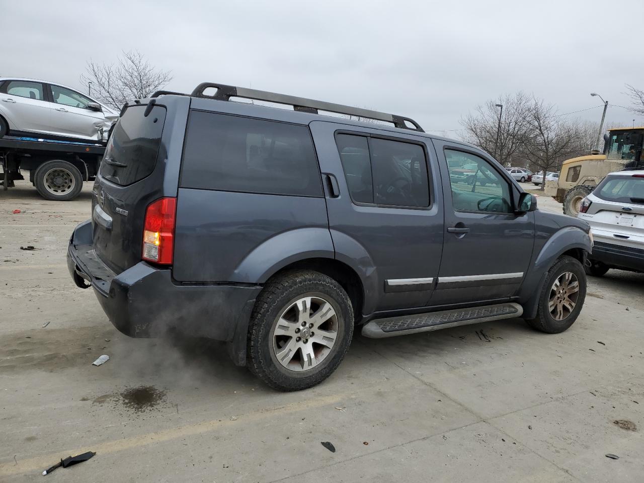 2011 Nissan Pathfinder - Image 3