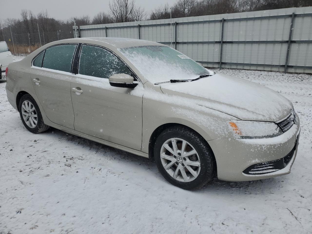 2014 Volkswagen Jetta - Image 4