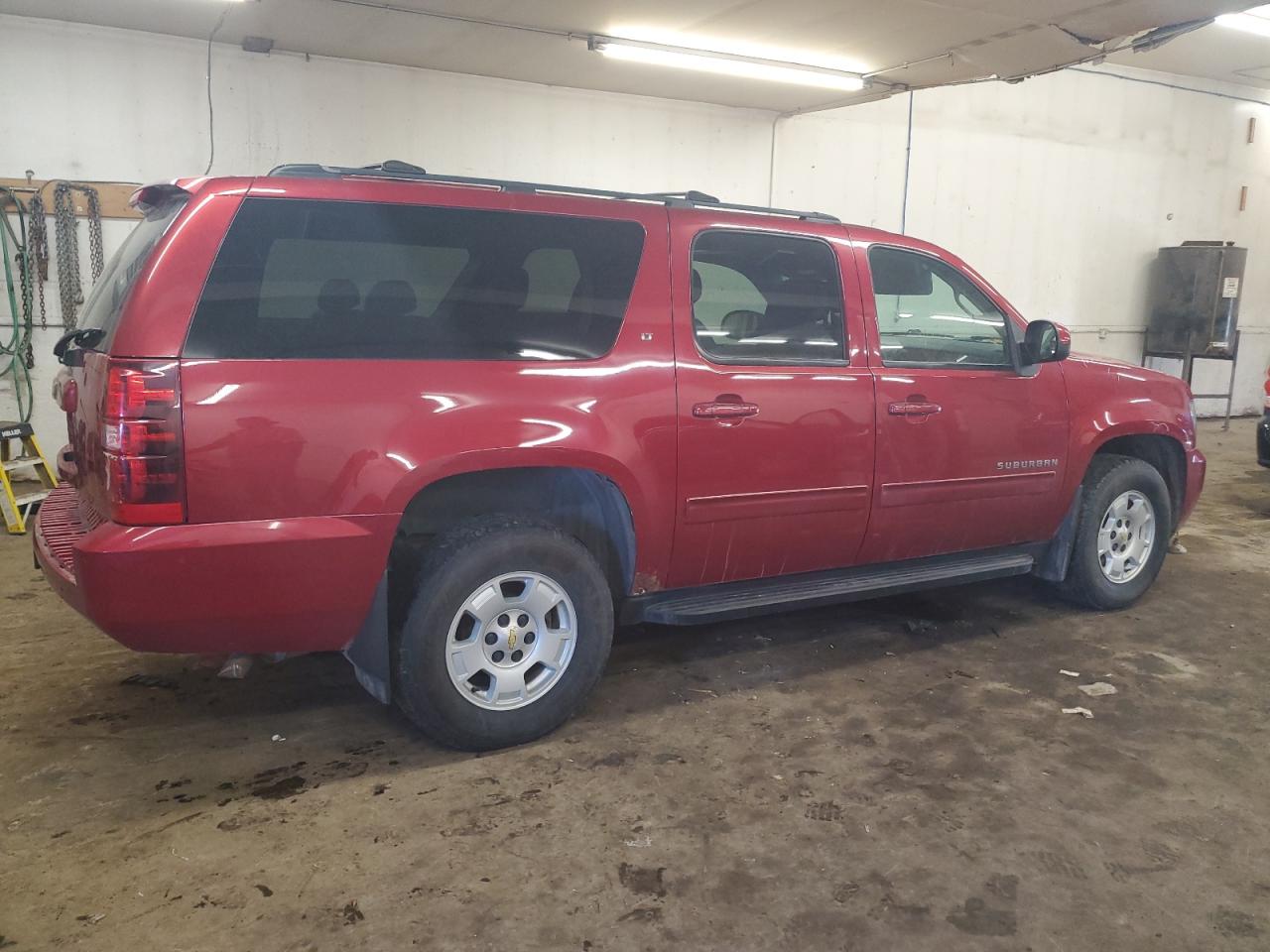 2014 Chevrolet Suburban - Image 3