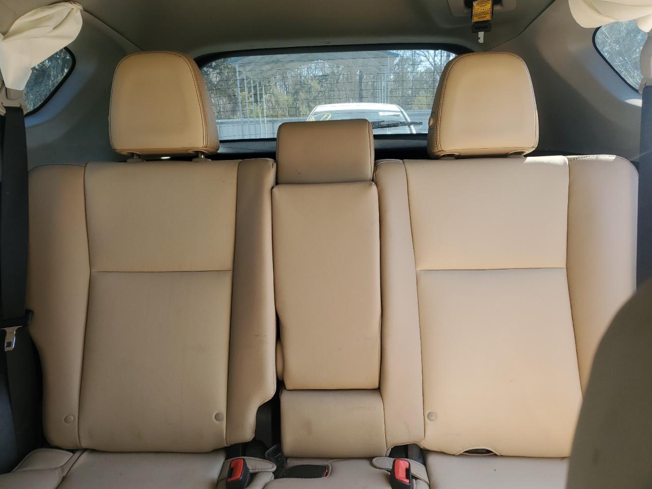 2014 Toyota RAV 4 - Image 10