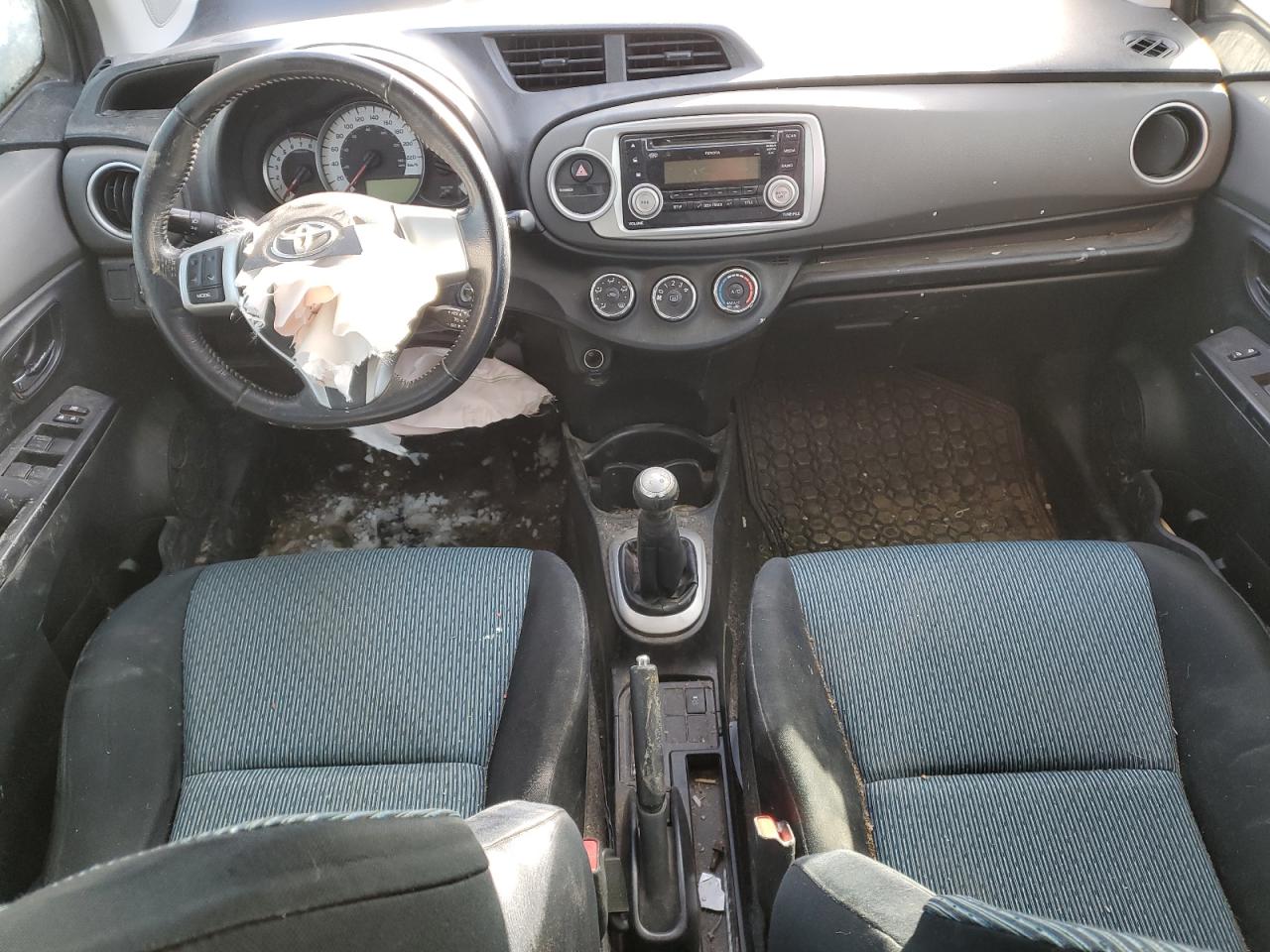 2012 Toyota Yaris - Image 8