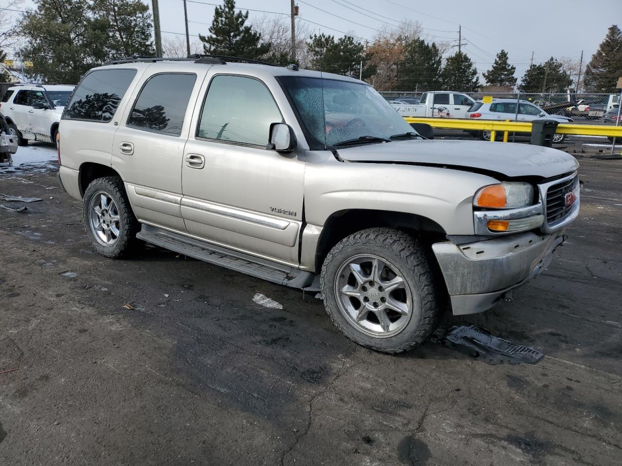 2005 GMC Yukon - Image 4