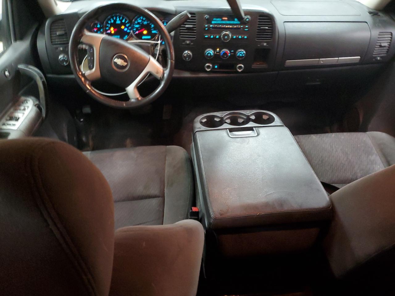 2009 Chevrolet Silverado - Image 8