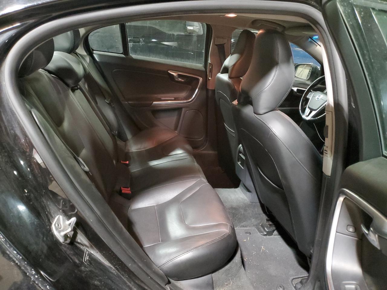 2017 Volvo S60 - Image 11