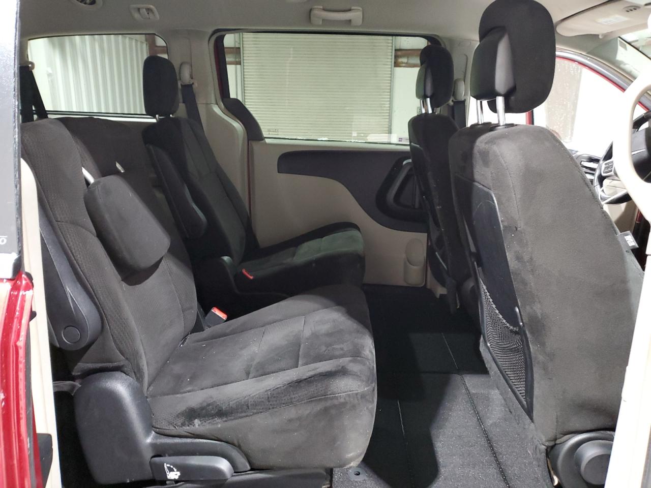 2013 Chrysler Town & Country - Image 11