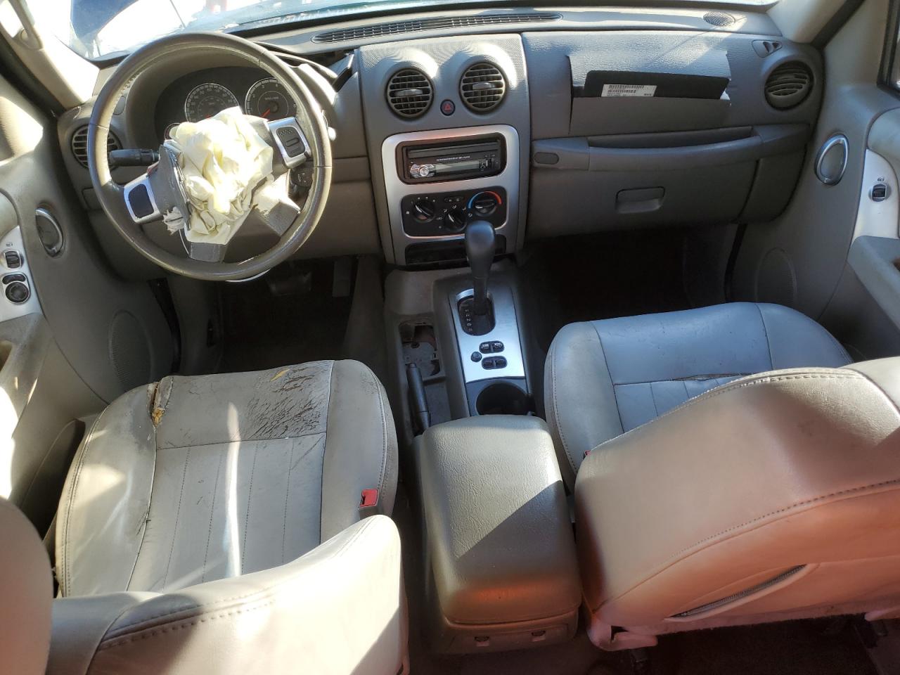 2005 Jeep Liberty (North America) - Image 8