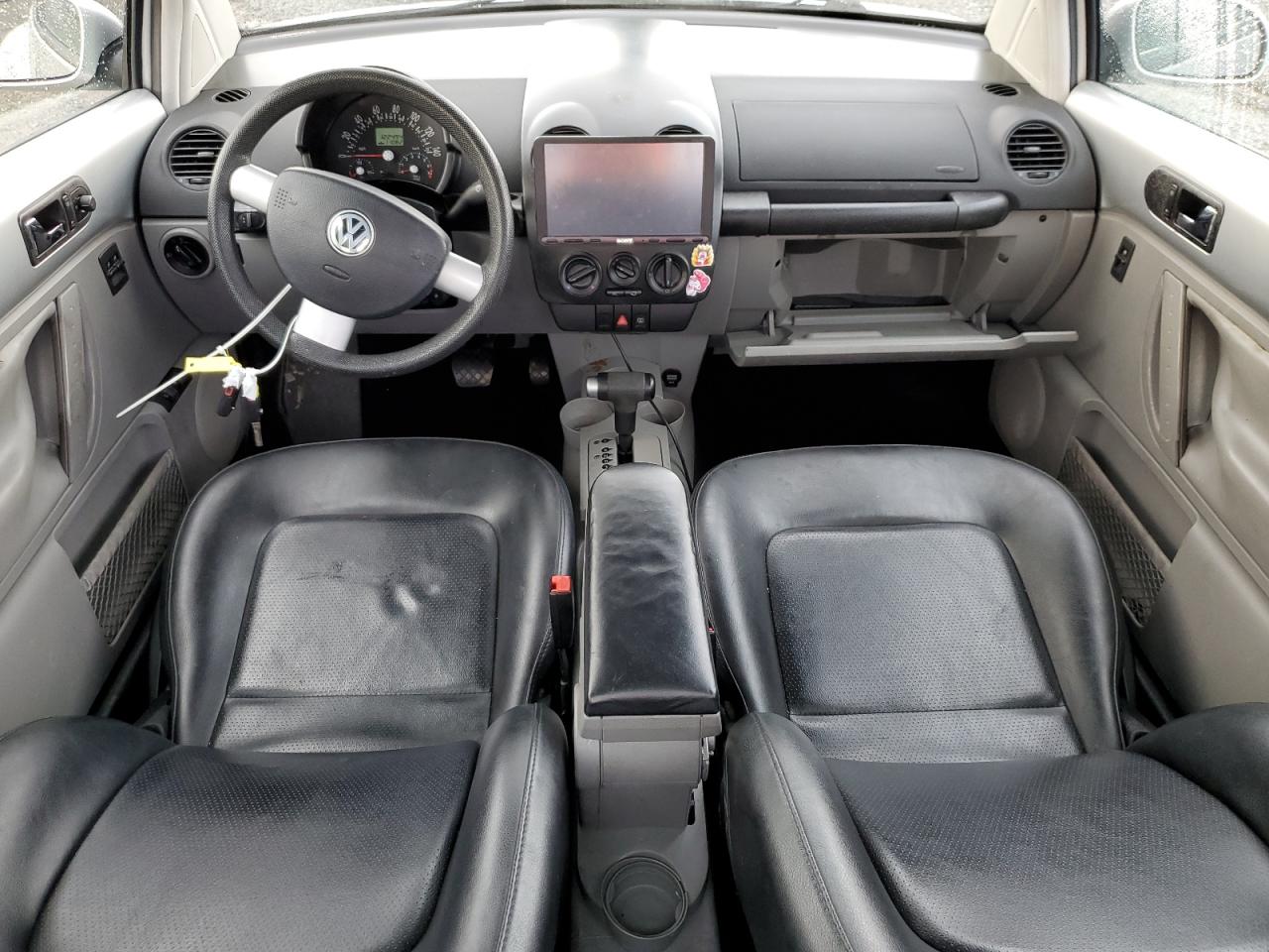2001 Volkswagen Beetle - Image 8