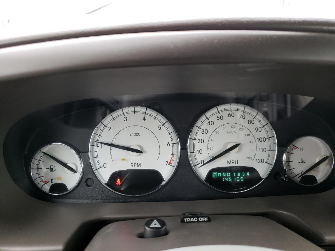 2004 Chrysler Sebring - Image 9