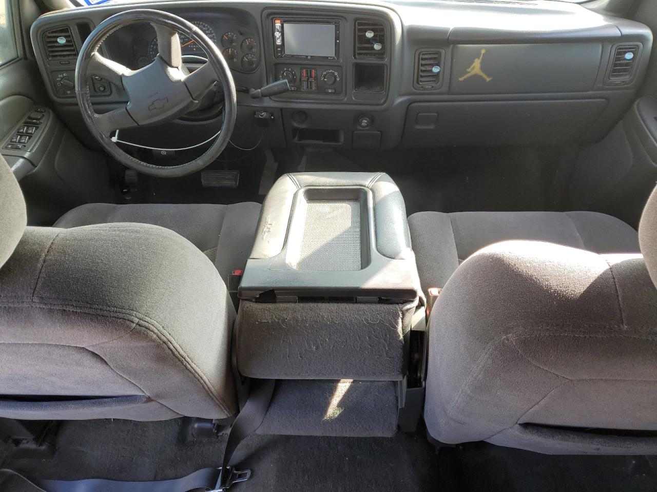 2006 Chevrolet Silverado - Image 8