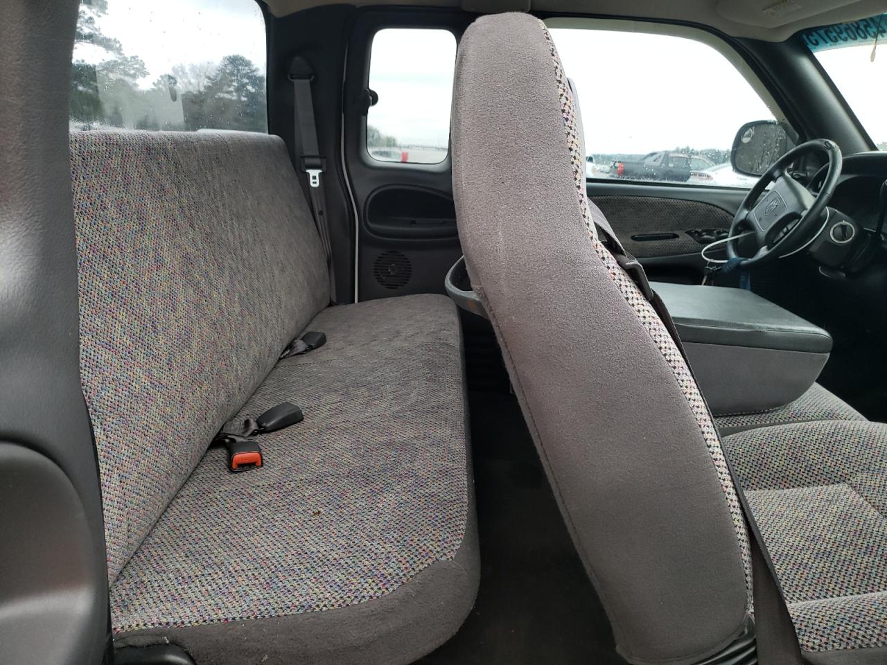 2000 Dodge RAM - Image 10