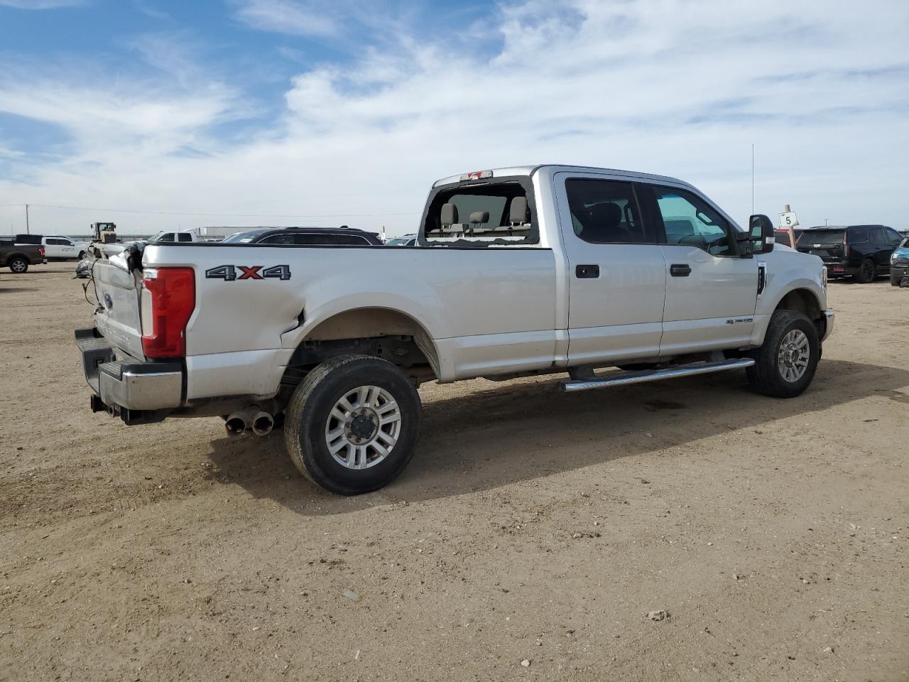 2018 Ford F350 - Image 3