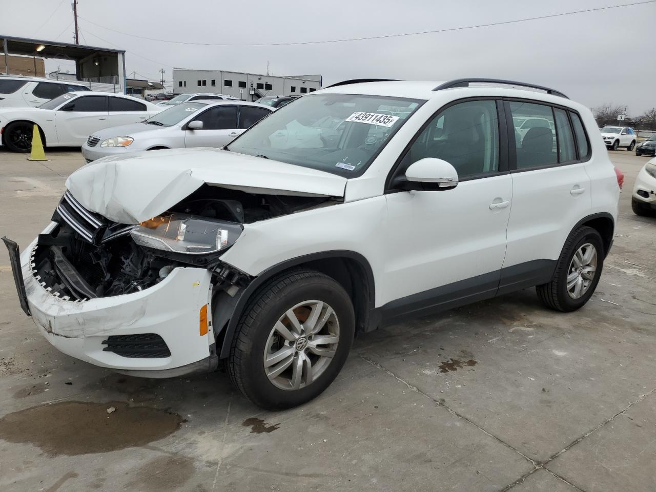2016 Volkswagen Tiguan - Image 1