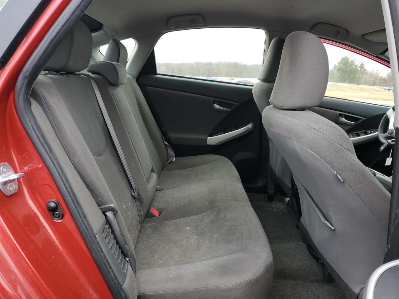 2014 Toyota Prius - Image 11