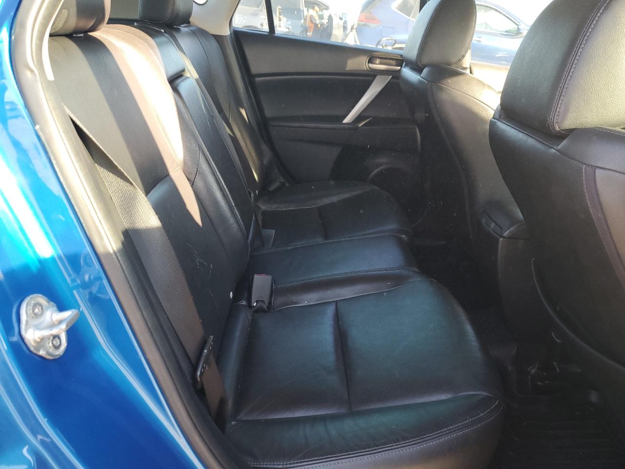 2012 Mazda 3 - Image 10