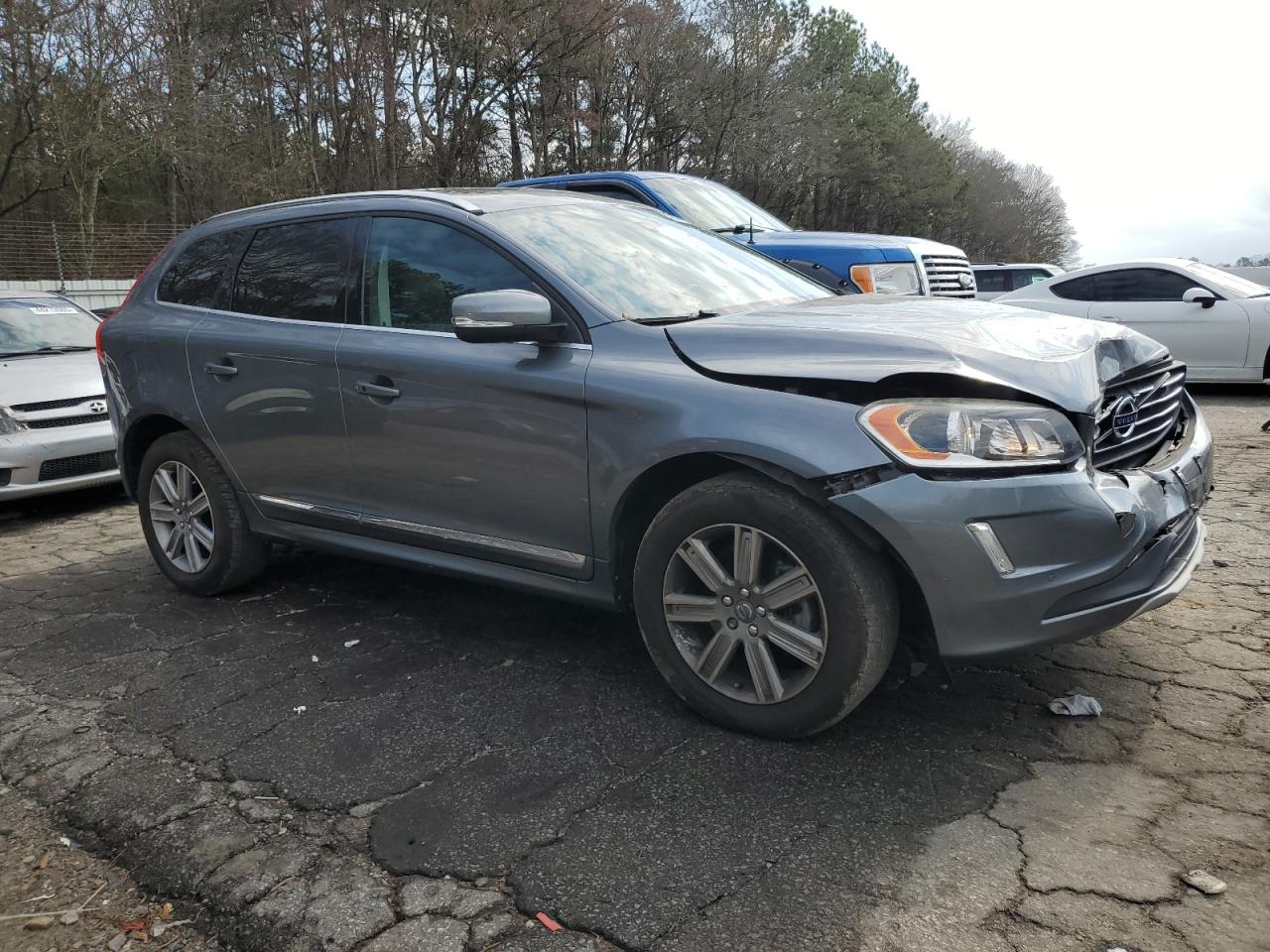 2017 Volvo XC60 - Image 4