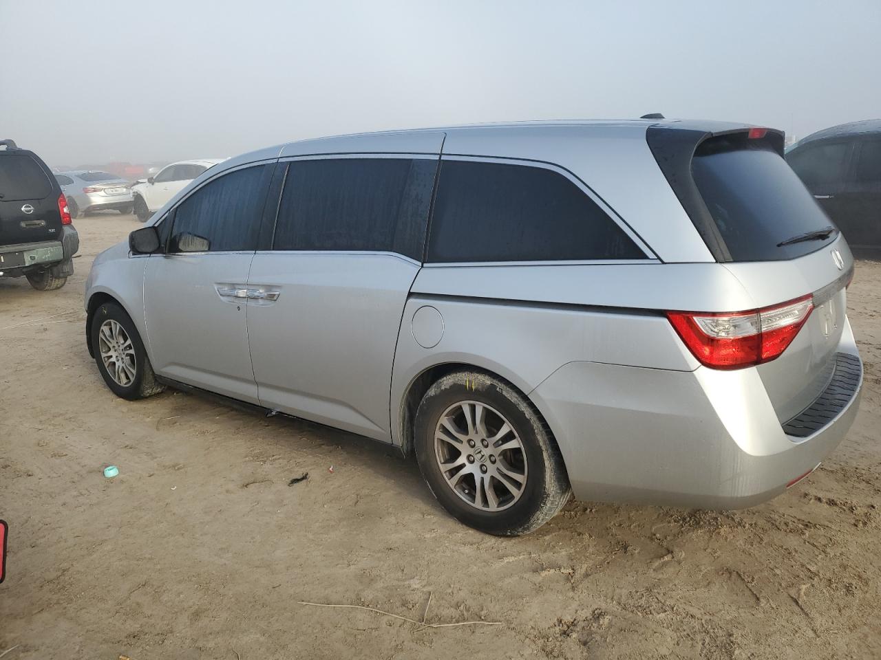 2011 Honda Odyssey - Image 2