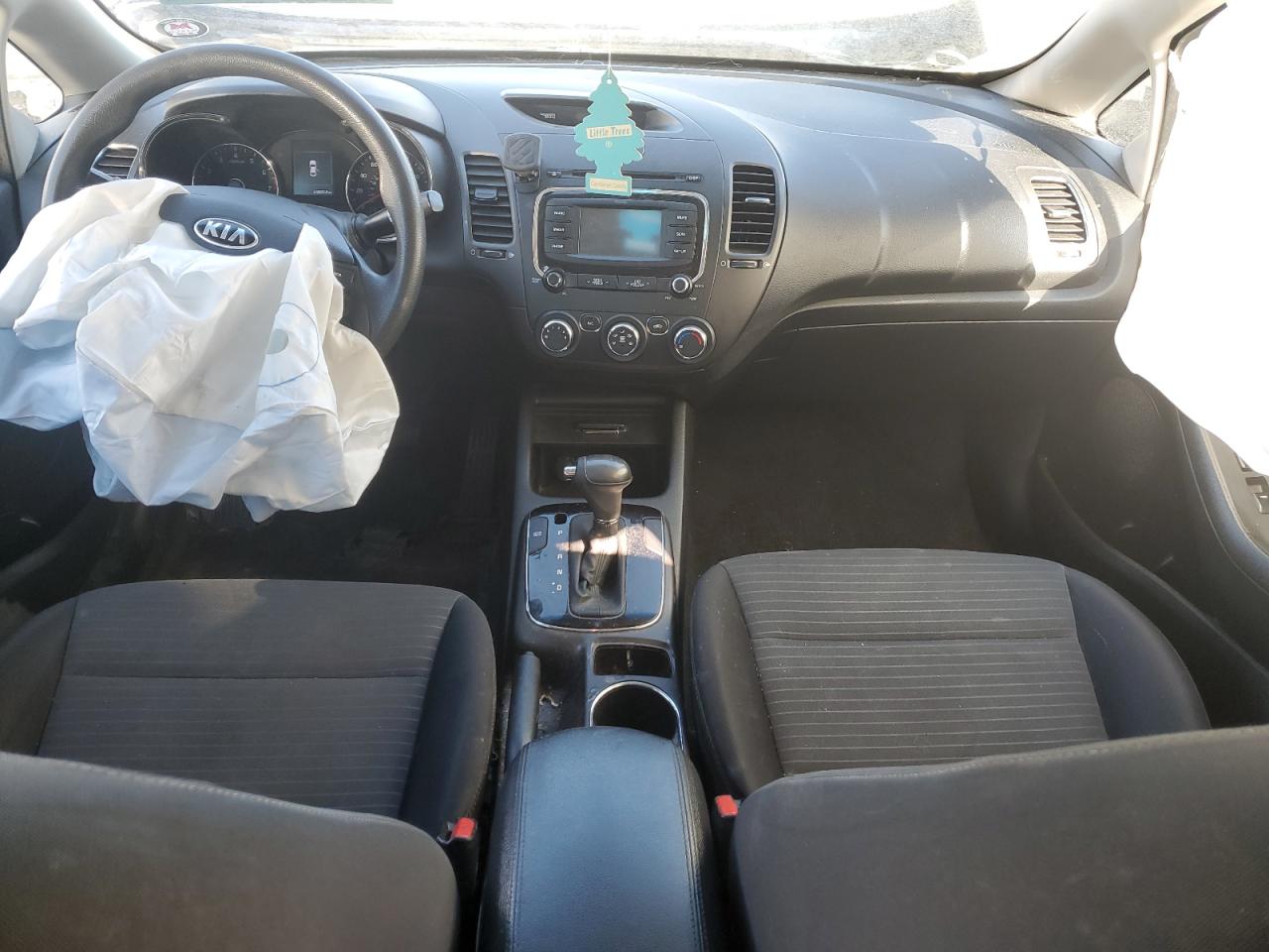 2017 Kia Forte - Image 8