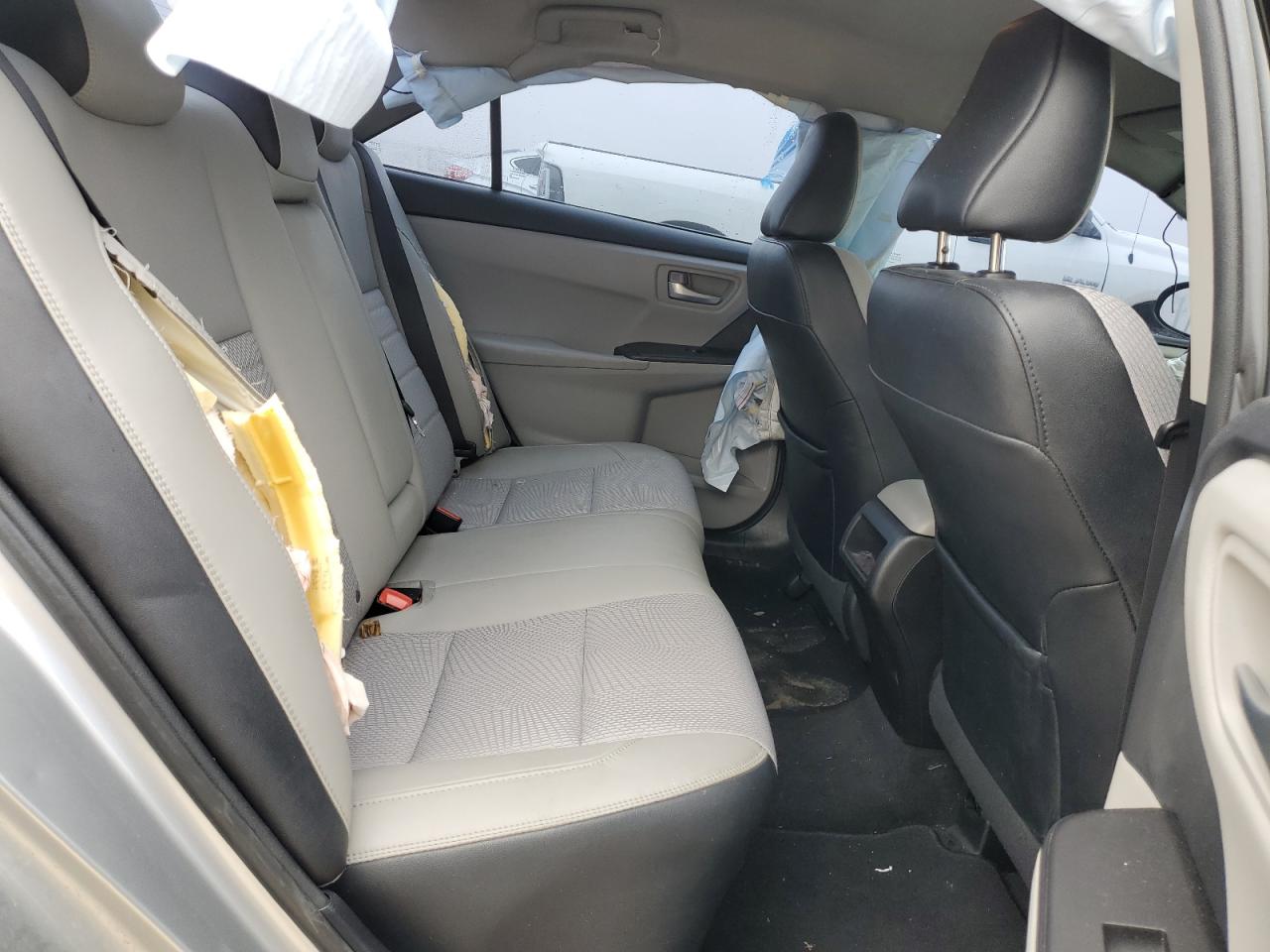 2016 Toyota Camry - Image 10