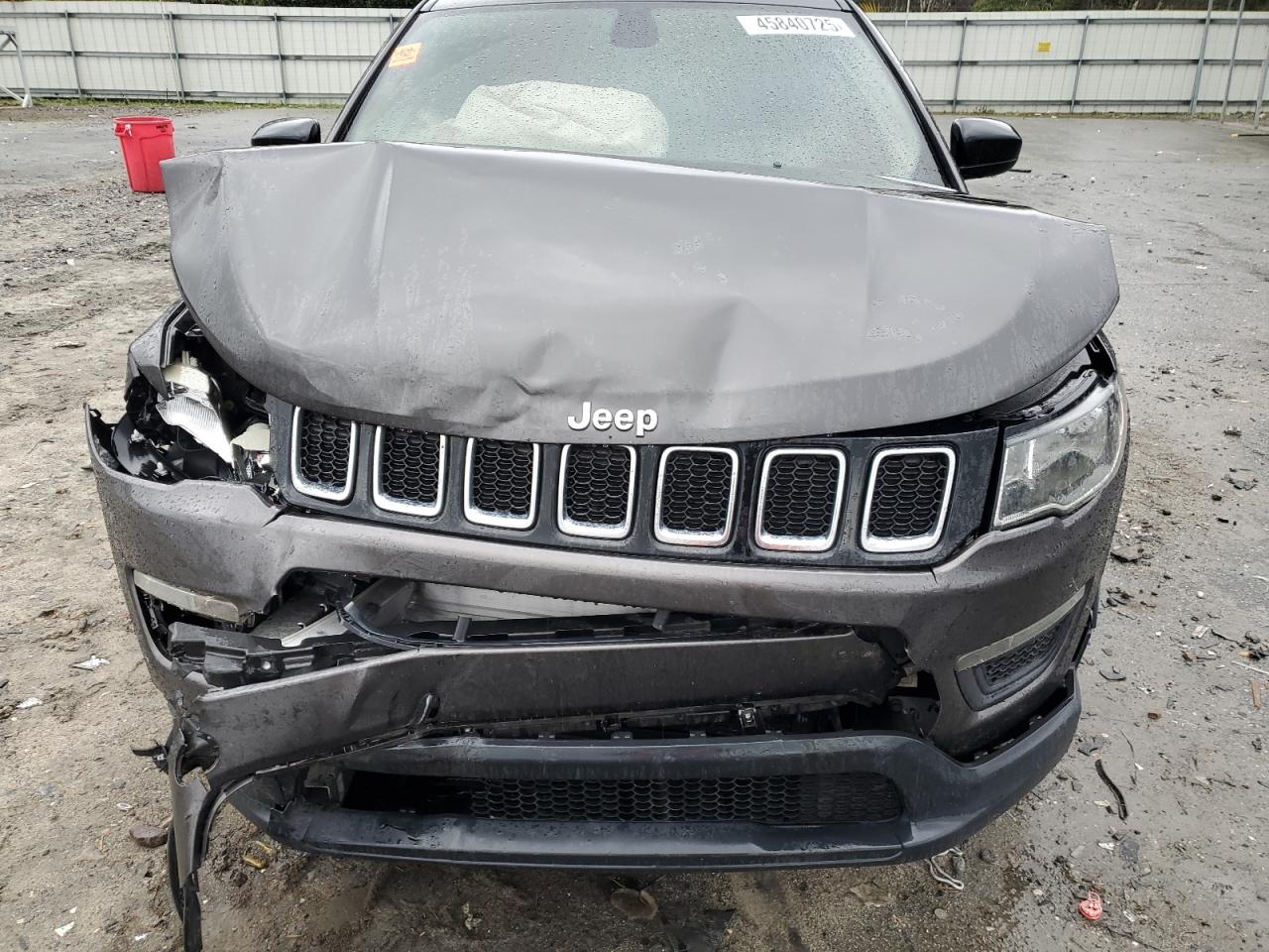 2018 Jeep Compass - Image 13