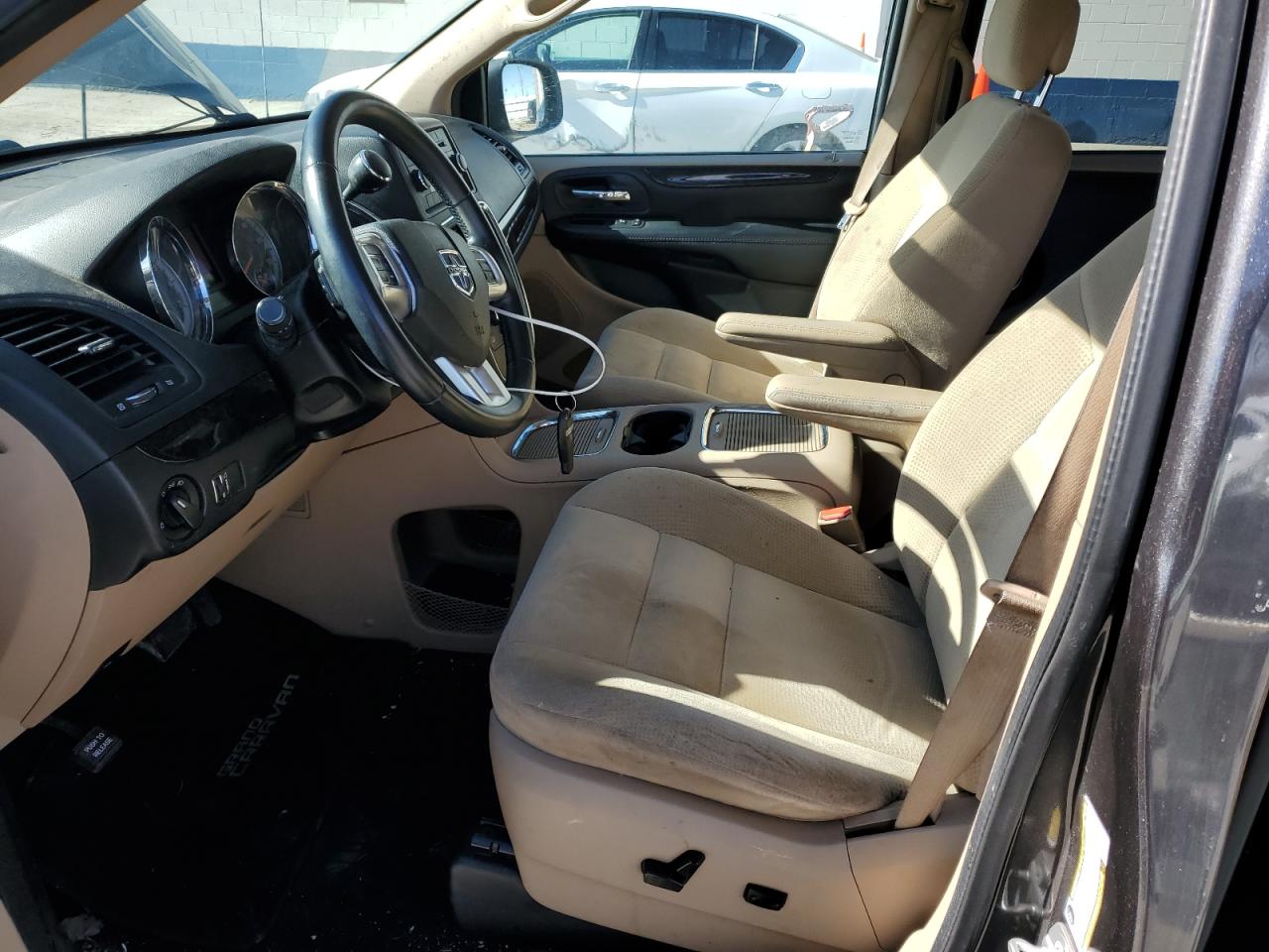 2016 Dodge Caravan - Image 7