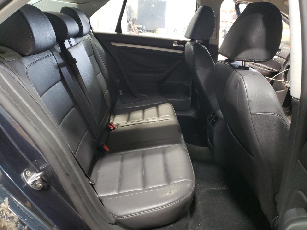 2009 Volkswagen Jetta - Image 10