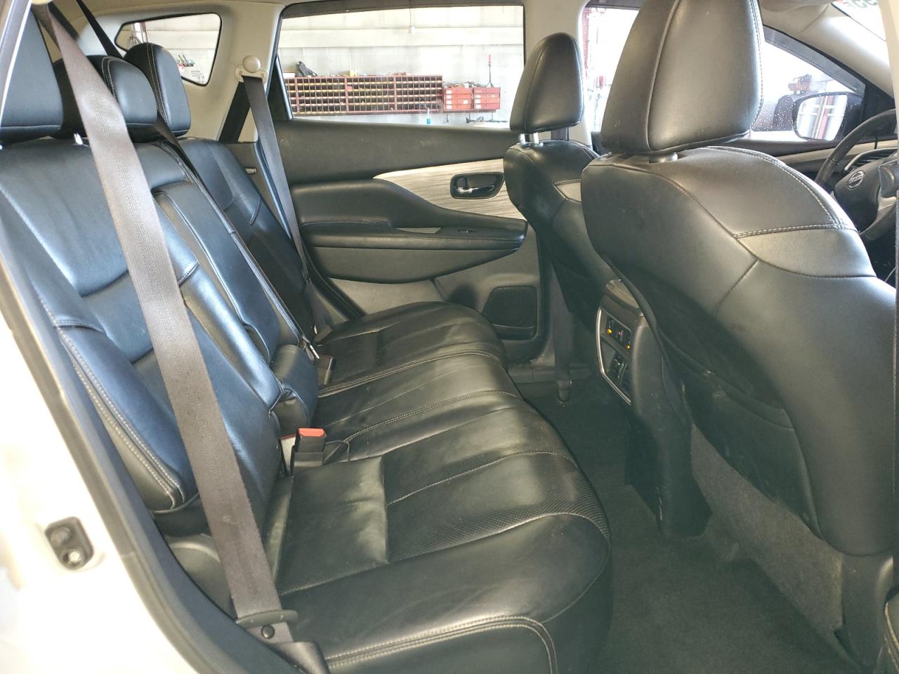 2015 Nissan Murano - Image 11