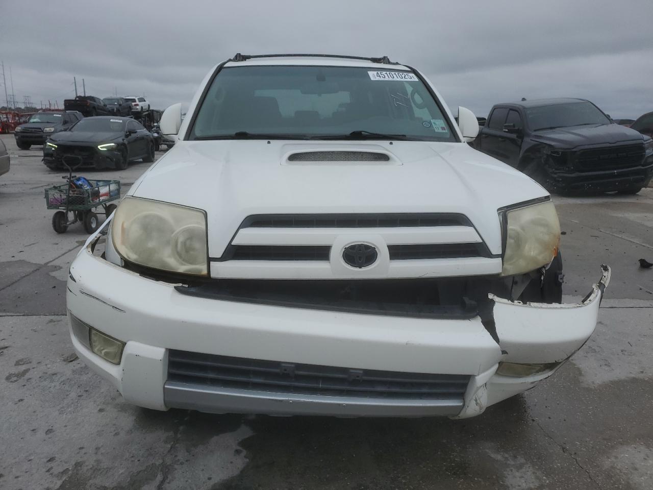2004 Toyota 4Runner - Image 5