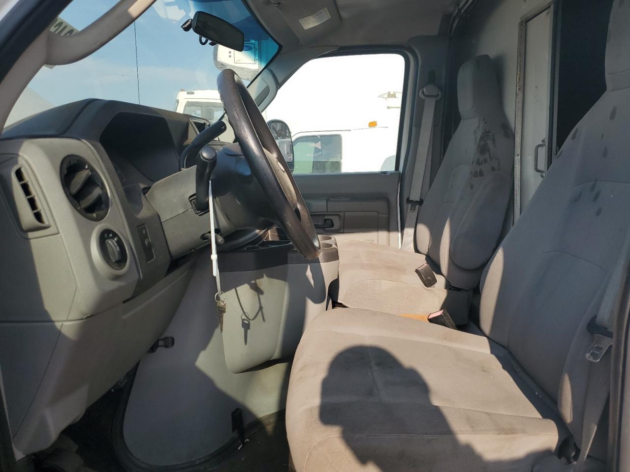 2016 Ford Econoline - Image 7