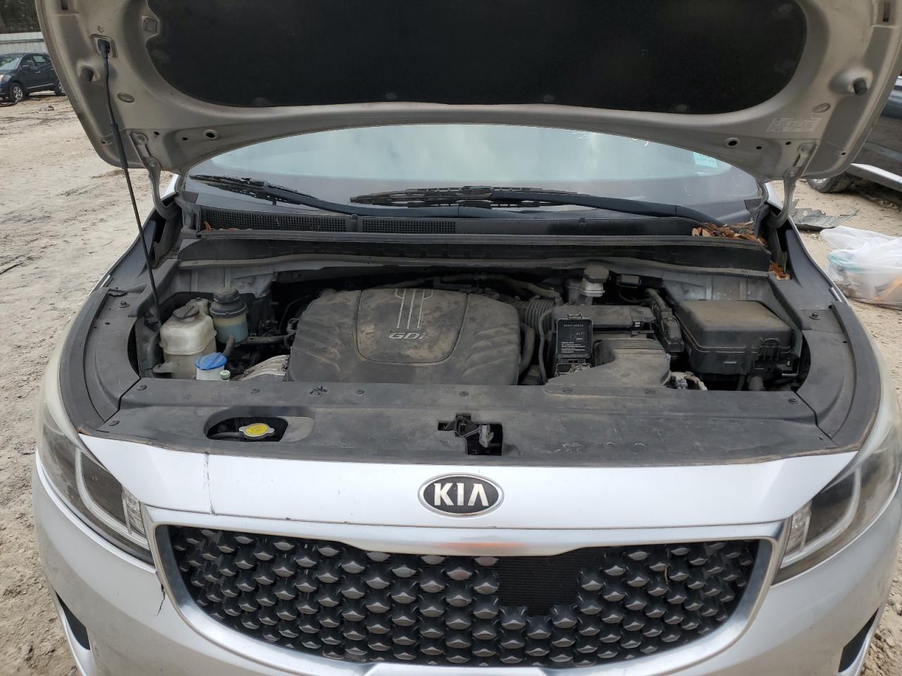 2015 Kia Sedona - Image 12