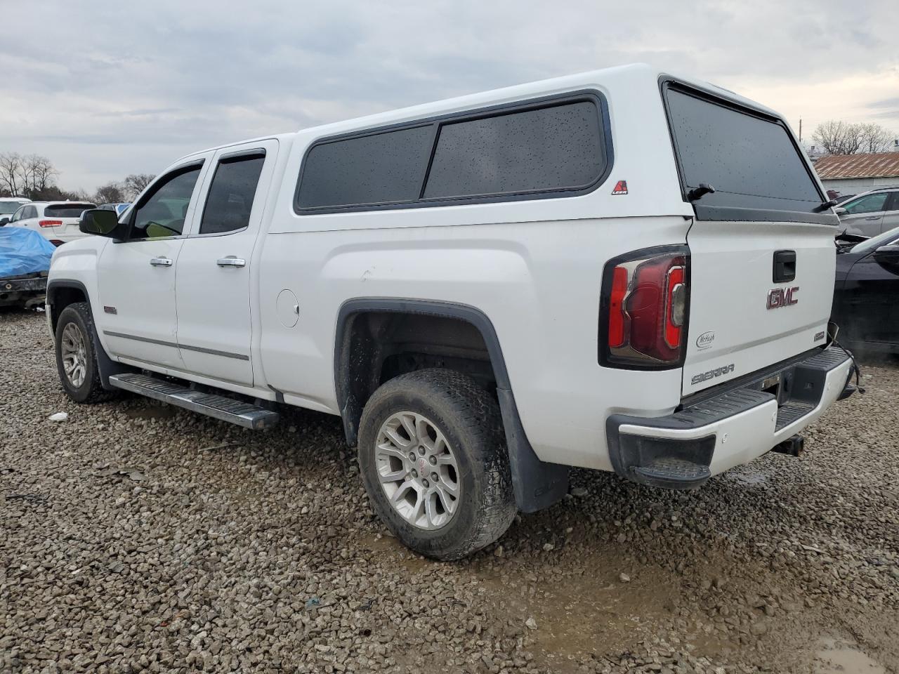 2016 GMC Sierra - Image 2