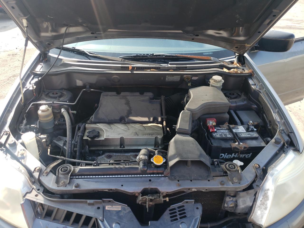 2005 Mitsubishi Outlander - Image 12