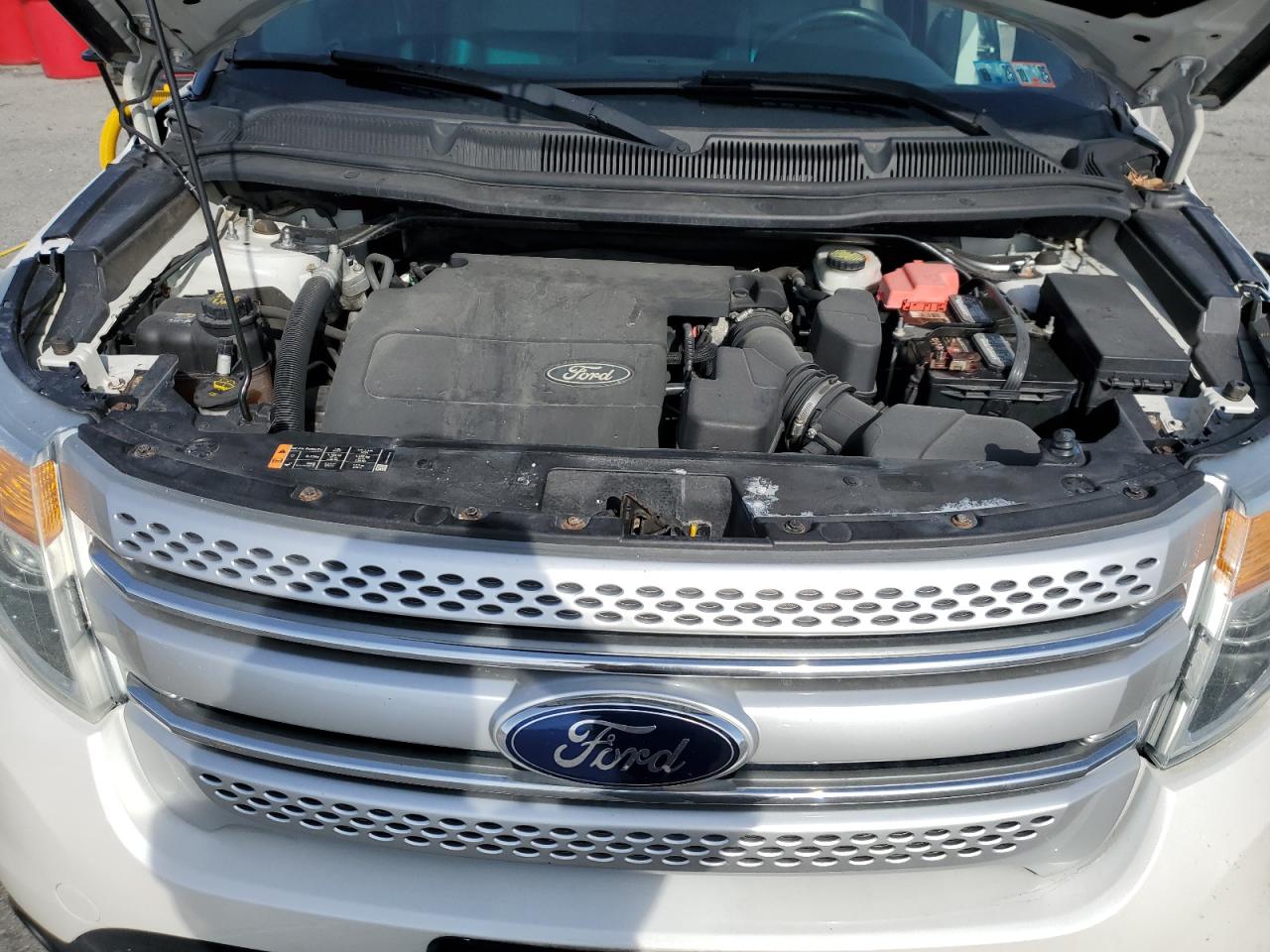 2015 Ford Explorer - Image 13