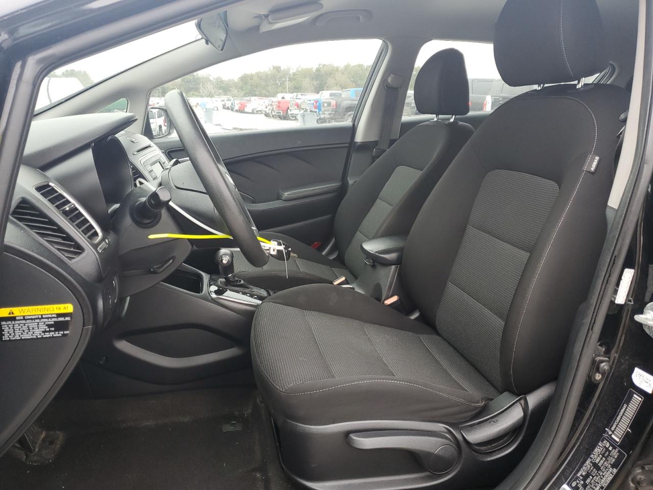 2017 Kia Forte - Image 7