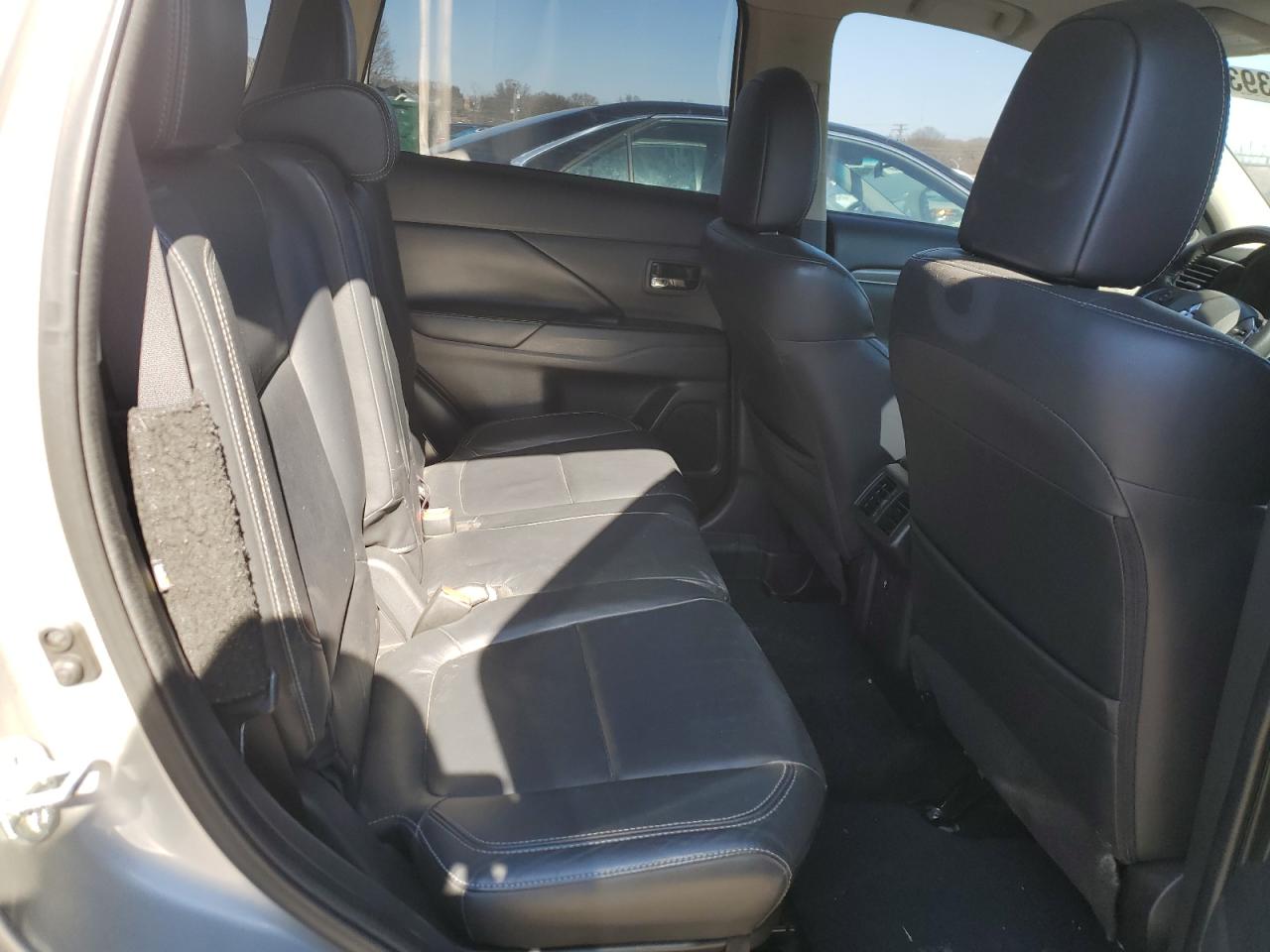 2019 Mitsubishi Outlander - Image 11