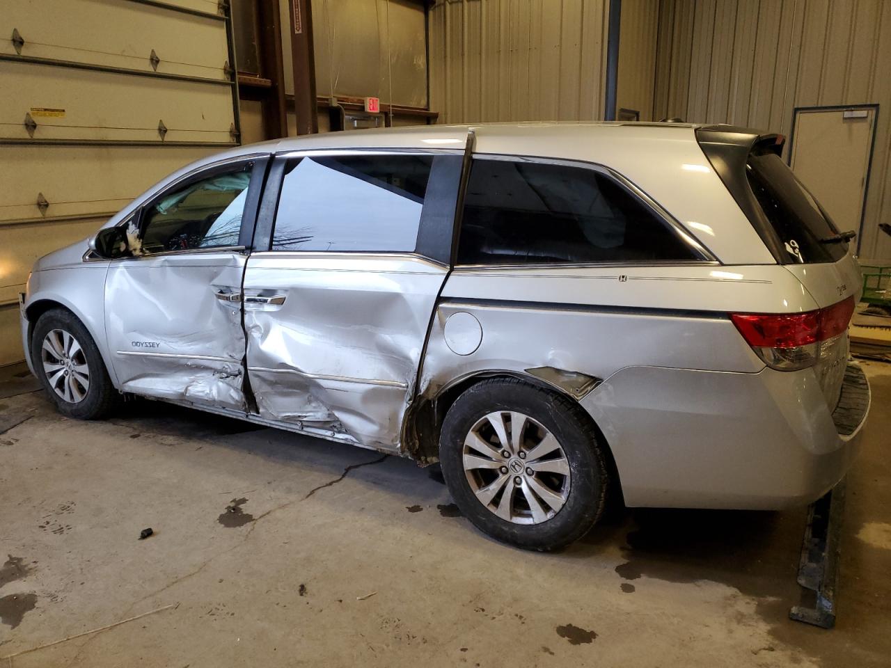 2014 Honda Odyssey - Image 2