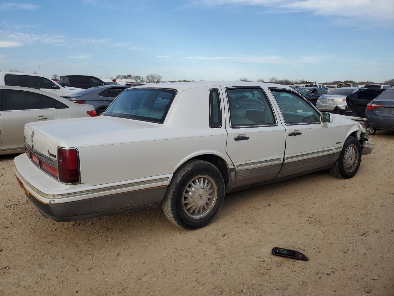 1997 Lincoln Town Car - Image 3