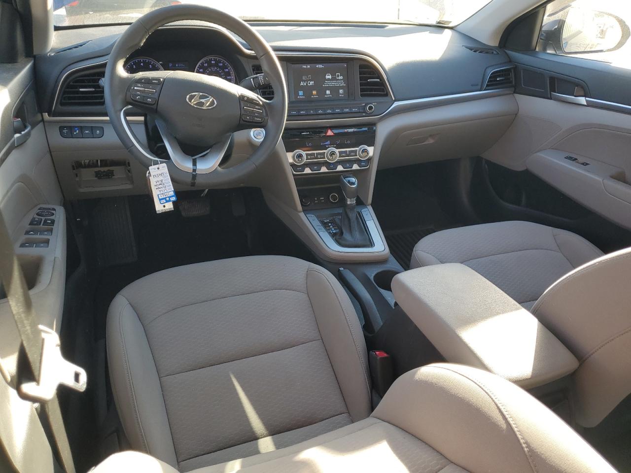 2020 Hyundai Elantra - Image 8
