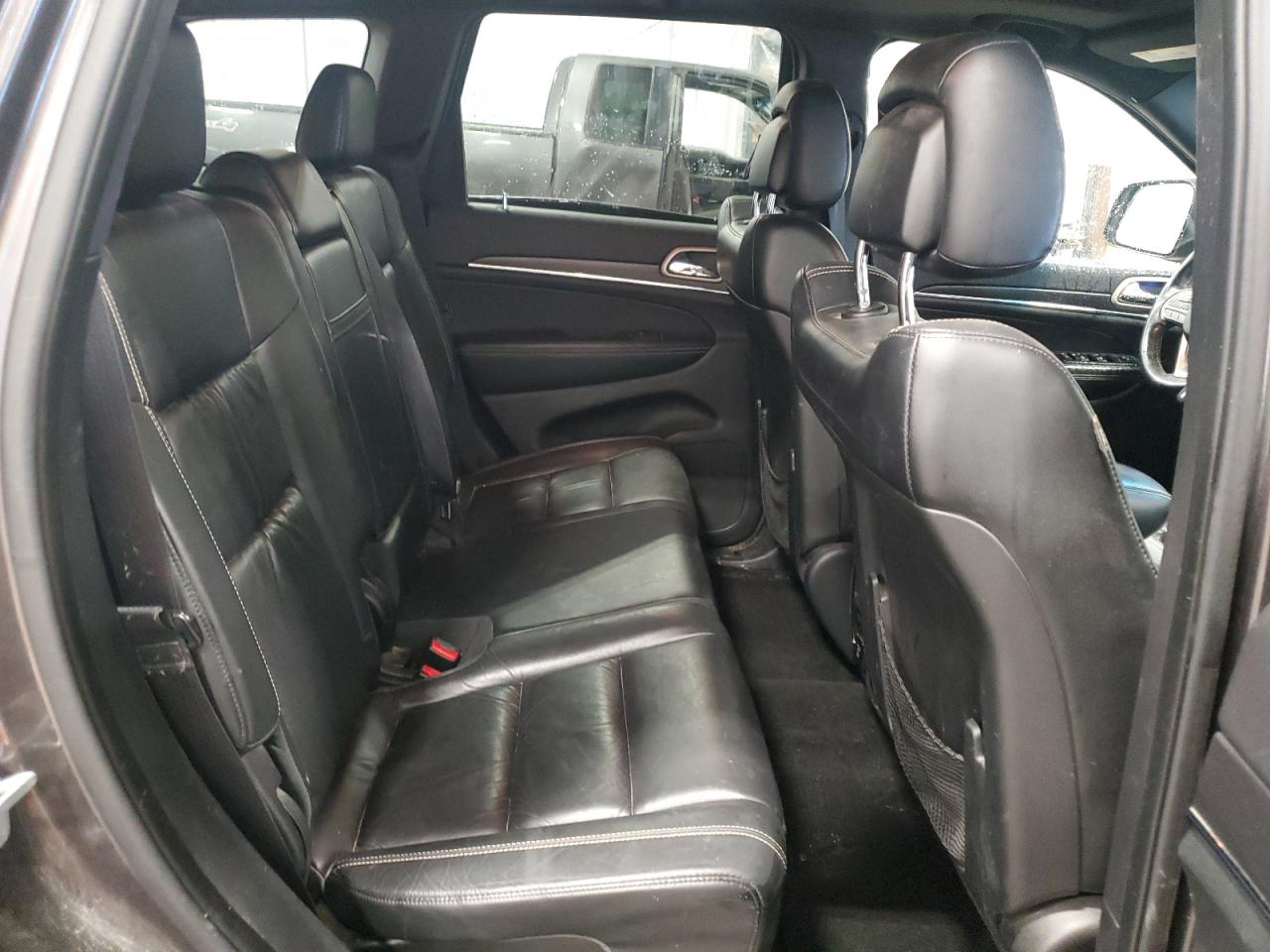 2015 Jeep Grand Cherokee - Image 11