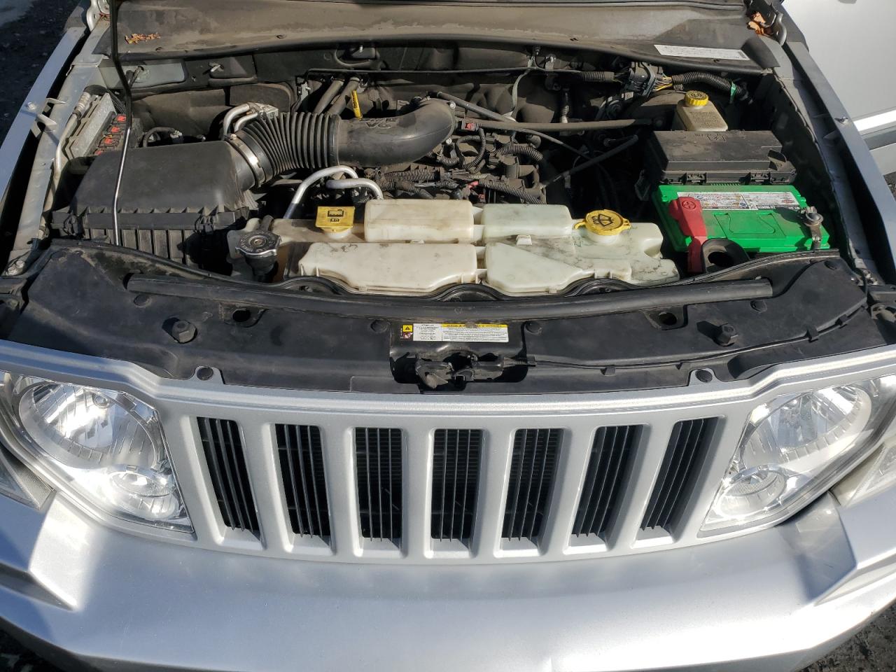 2009 Jeep Liberty (North America) - Image 12