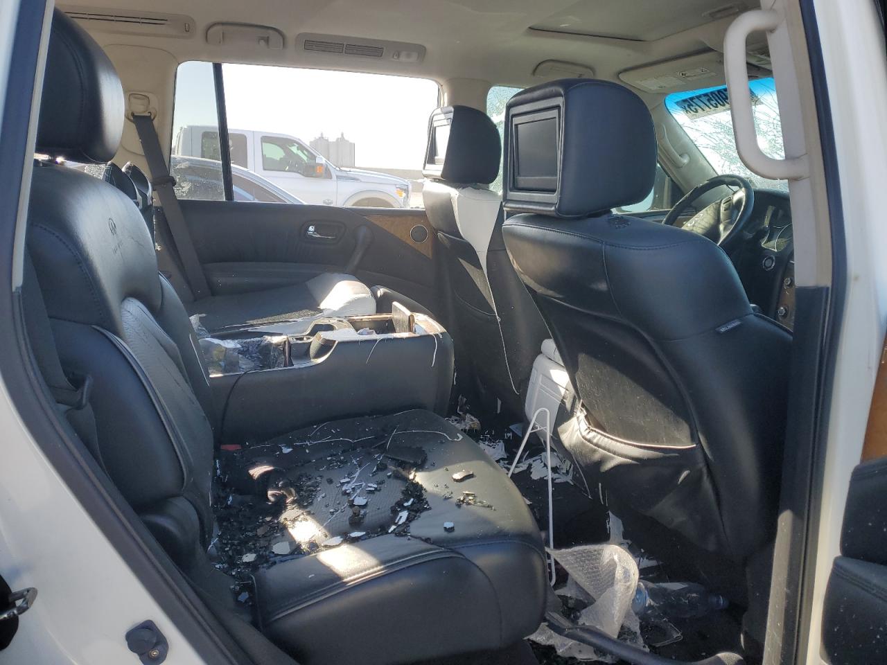 2013 Infiniti QX56 - Image 11
