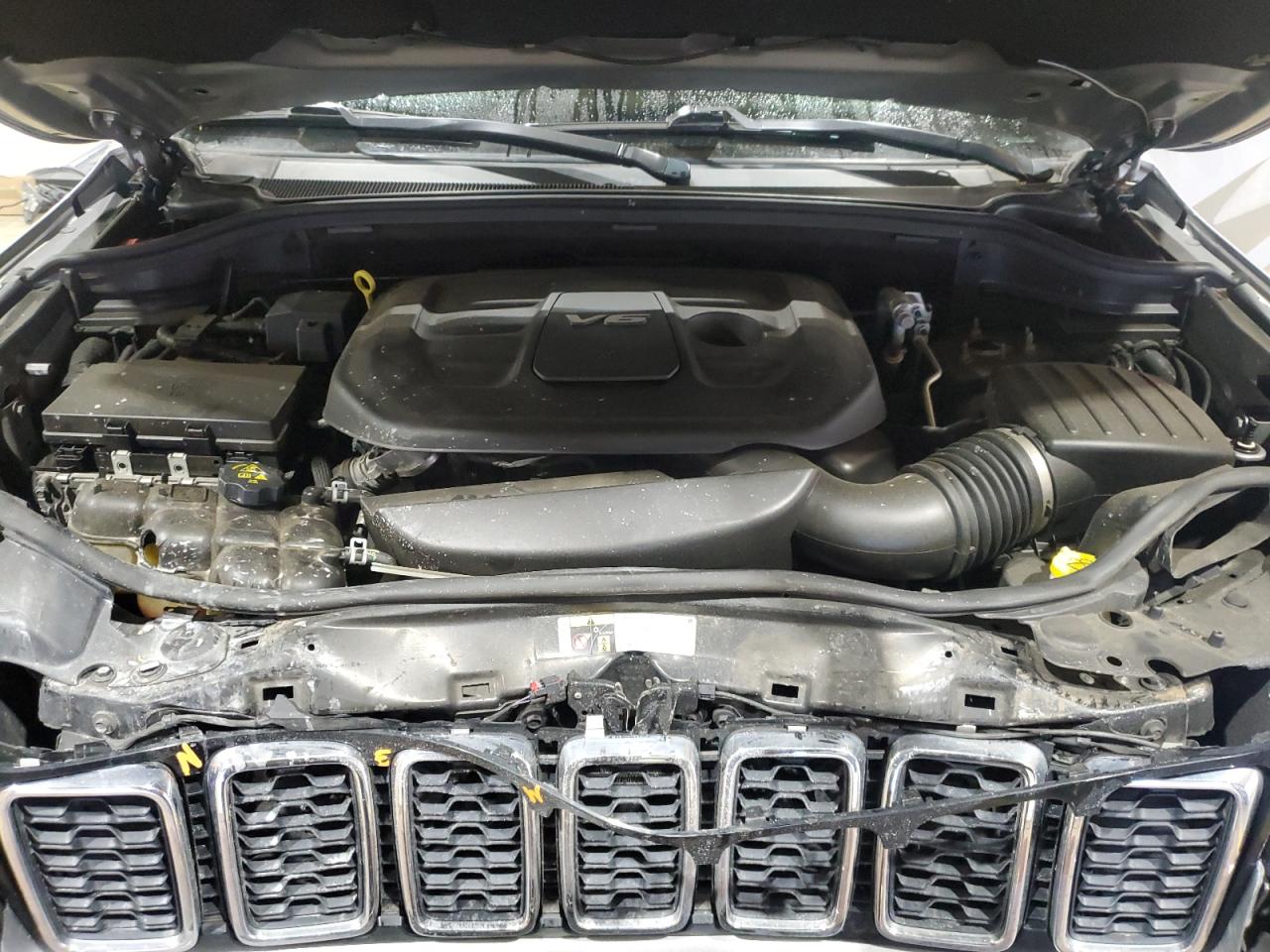 2017 Jeep Grand Cherokee - Image 12