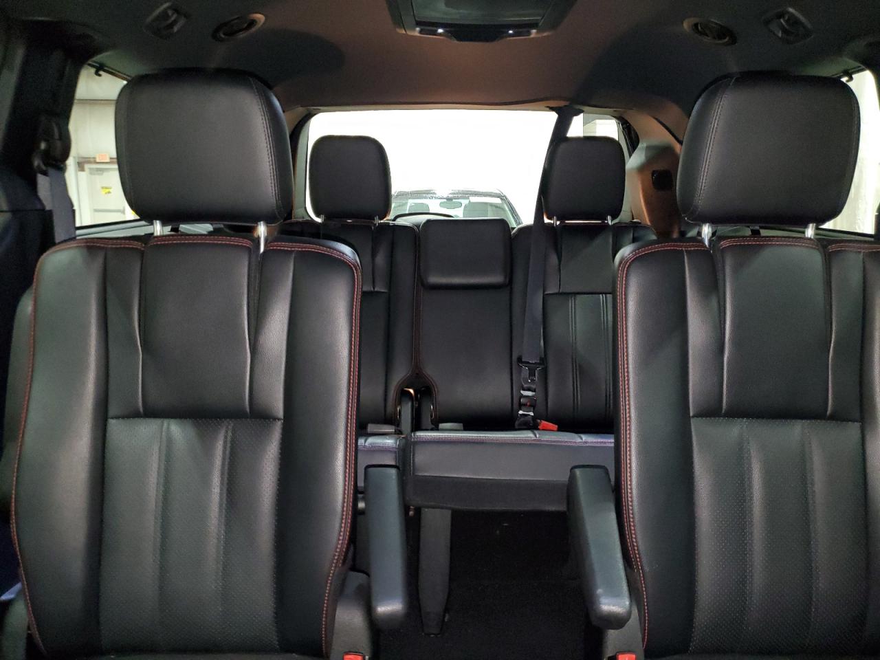 2017 Dodge Caravan - Image 10