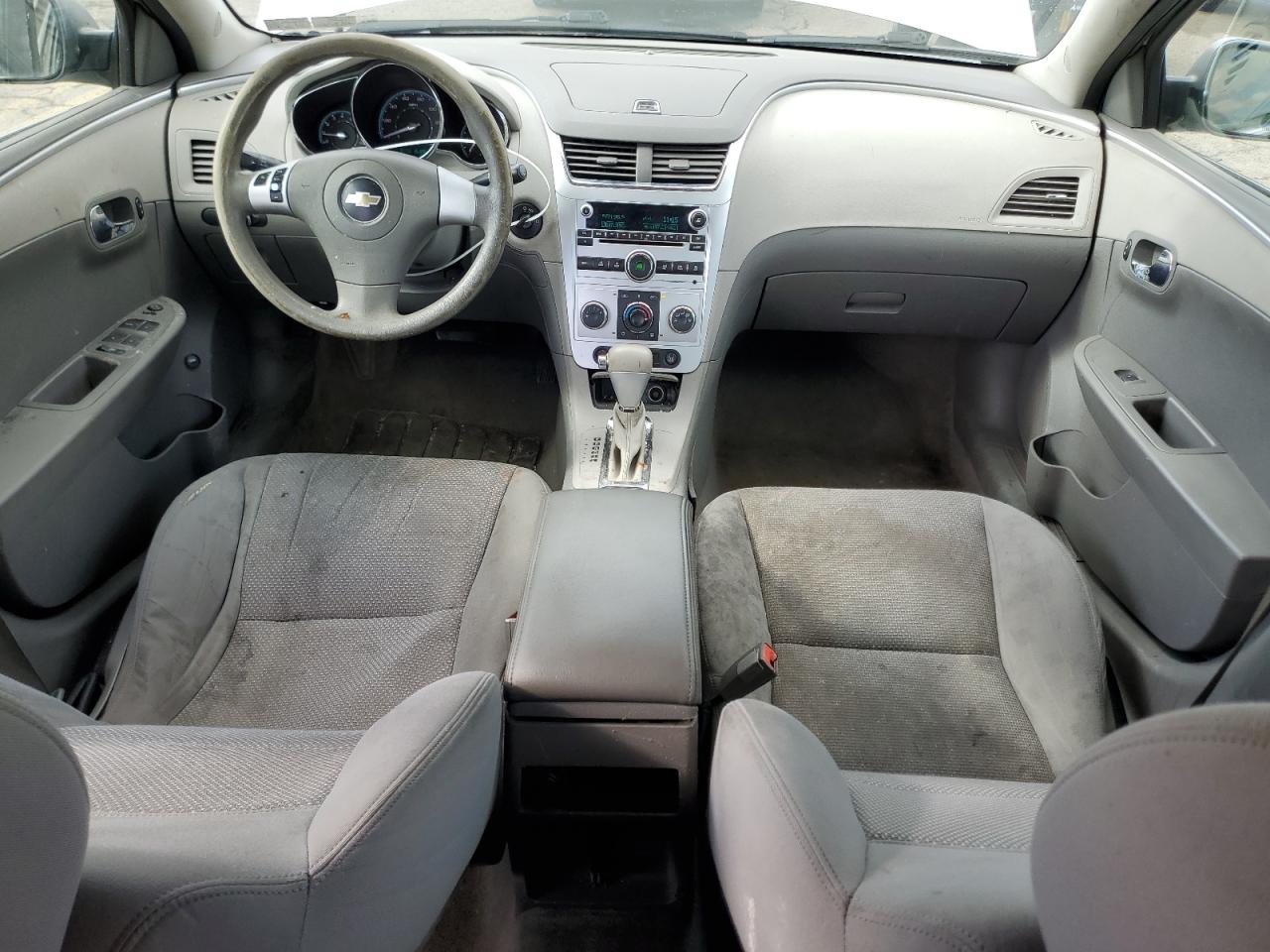 2010 Chevrolet Malibu - Image 8