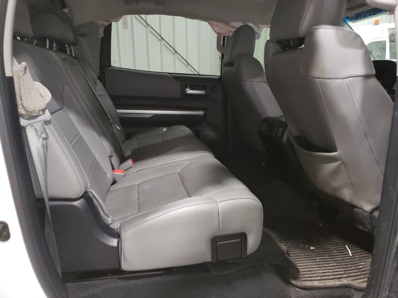 2015 Toyota Tundra - Image 10