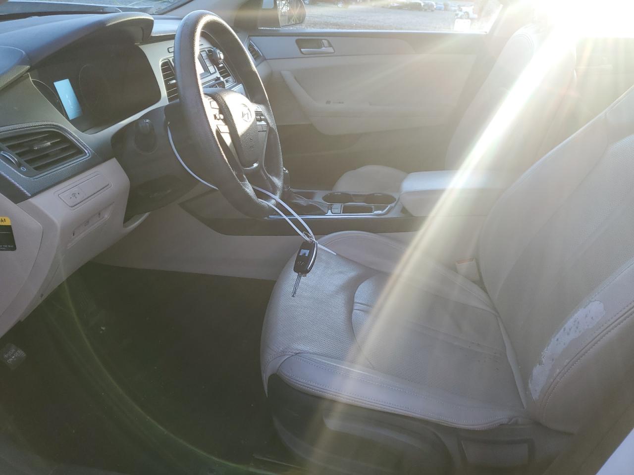 2015 Hyundai Sonata - Image 7